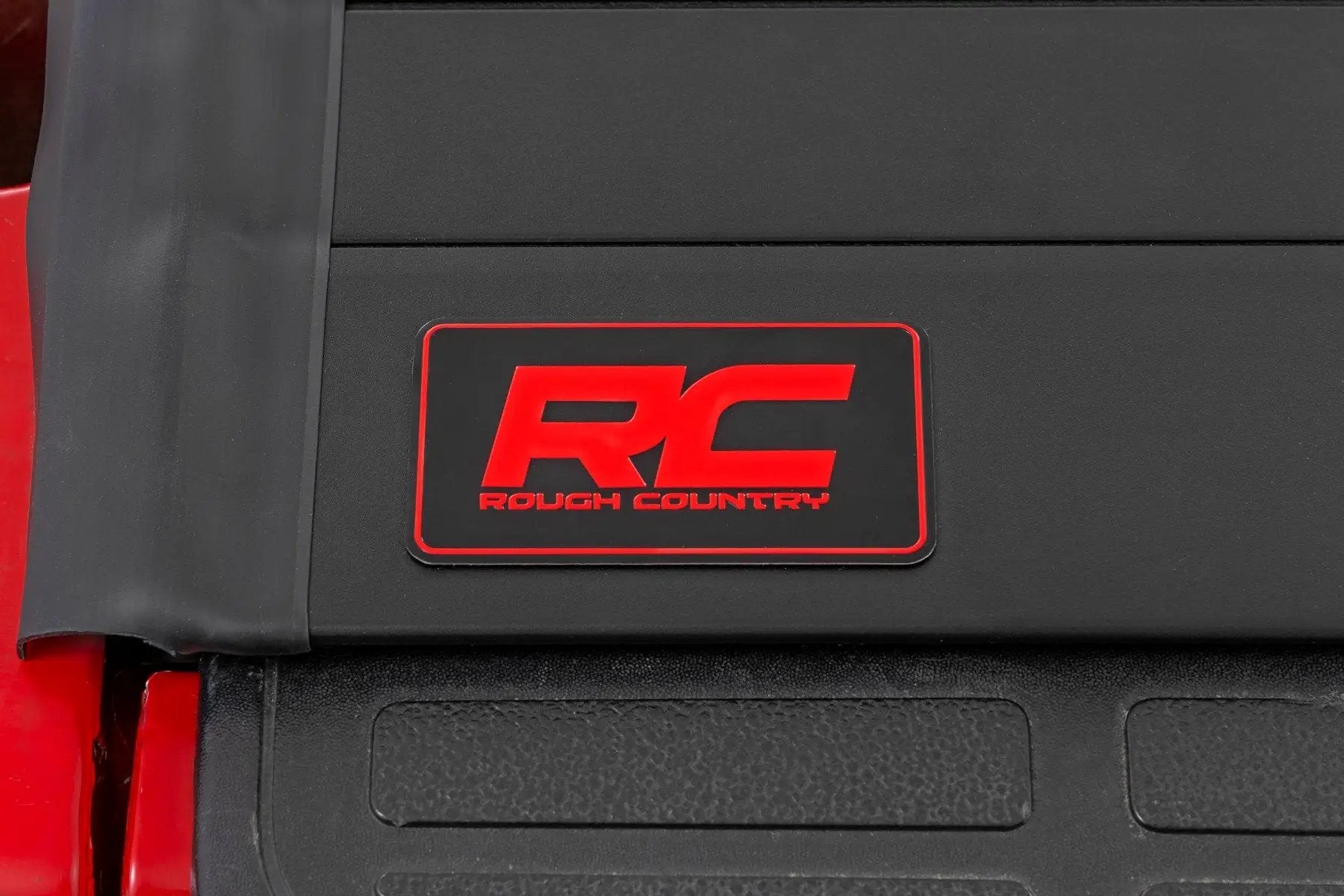 Rough Country Hard Roll Up Bed Cover | 6'7" Bed | Chevy/GMC 1500 (00-06 & Classic) by Rough Country