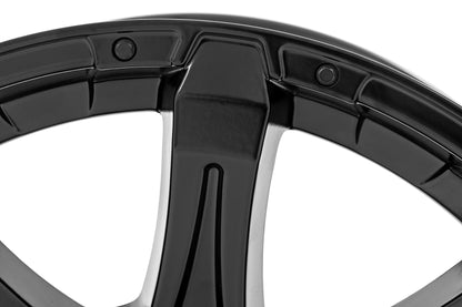 Rueda Rough Country Serie 81 | Una pieza | Negro semibrillante | 20x9 | 6x135 | 0mm