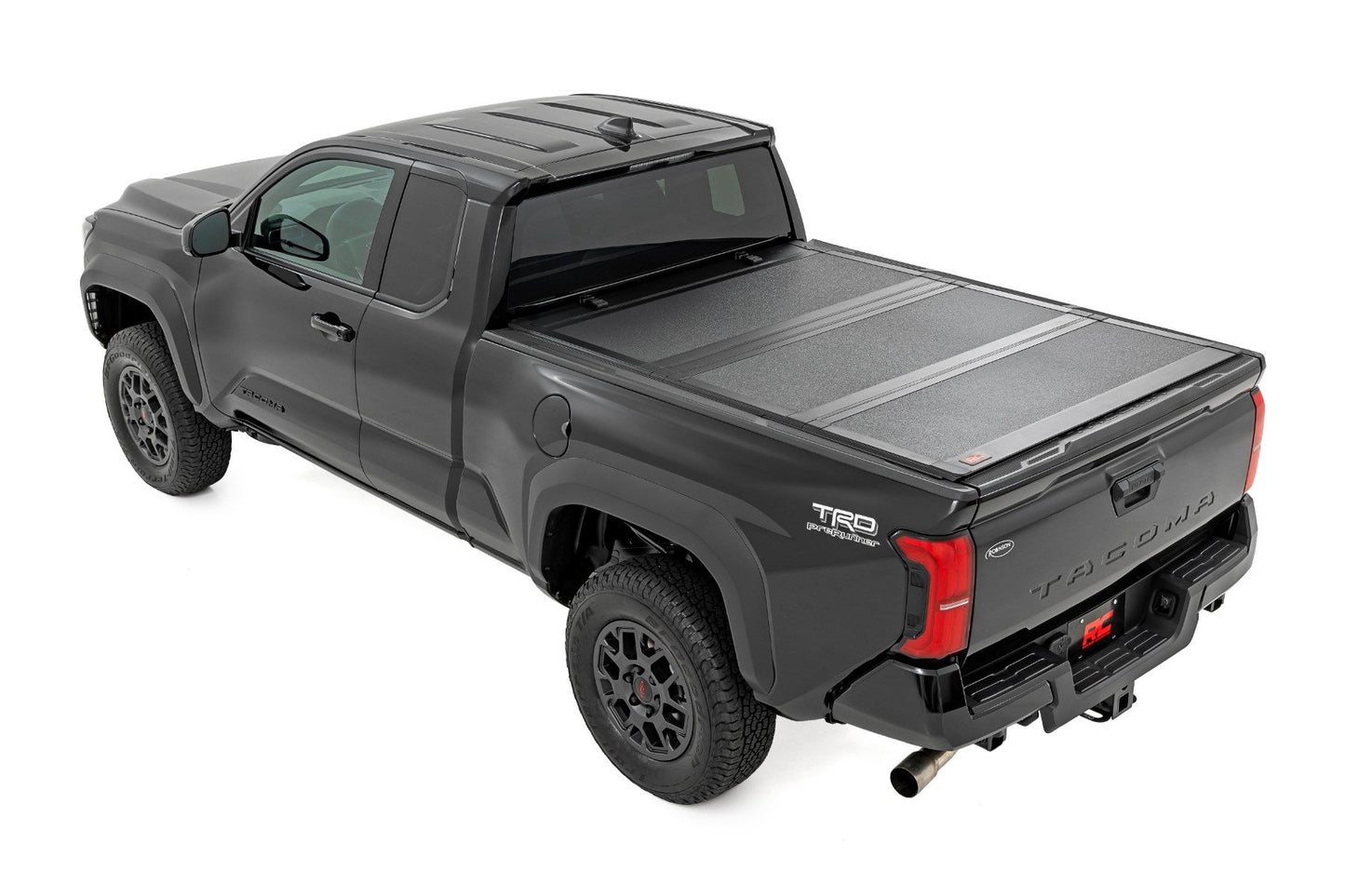 Жесткое трехсекционное складное покрытие кузова | Кузов 6 футов | Toyota Tacoma 2WD/4WD (2024–2026)