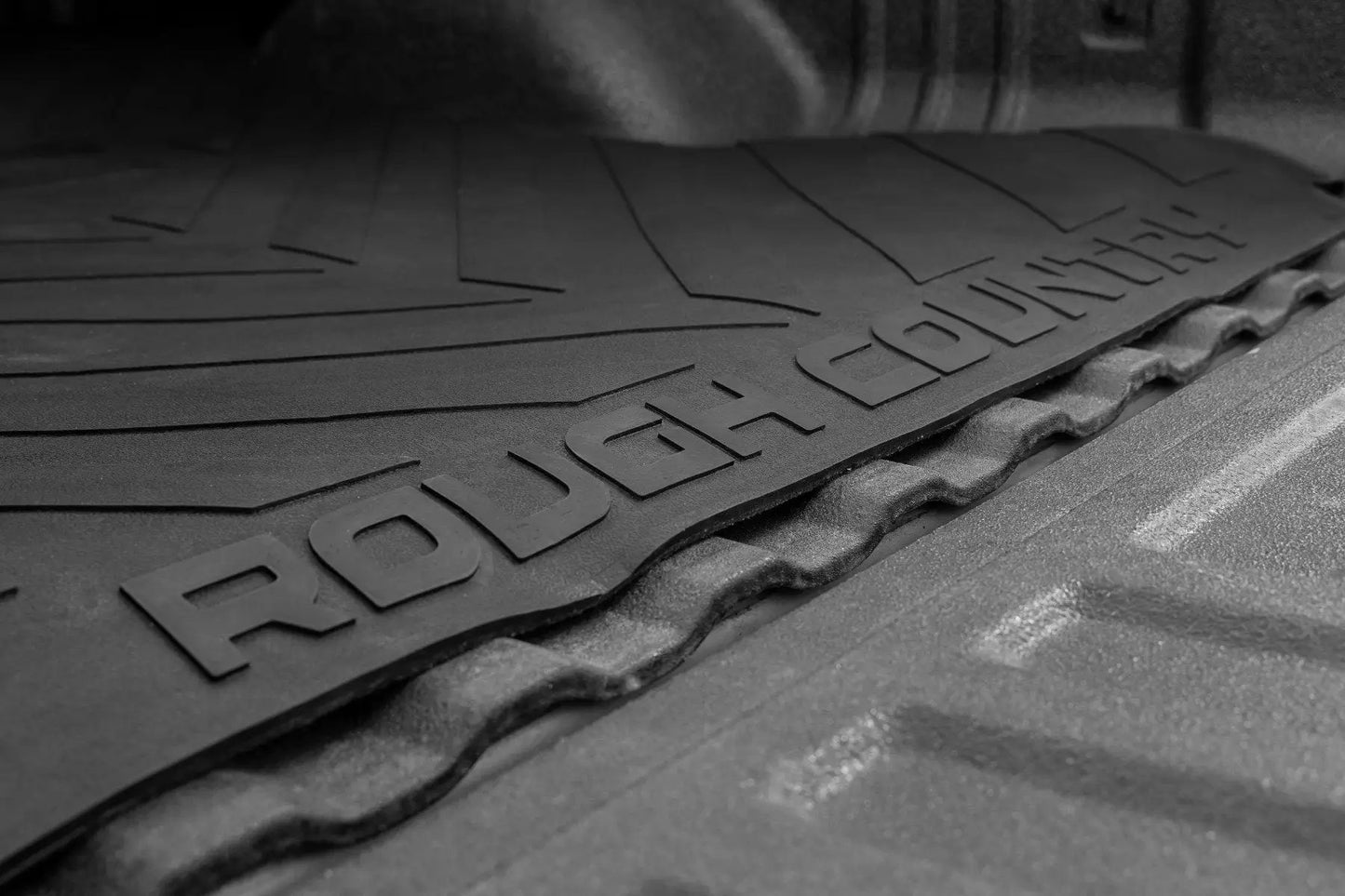 Rough Country Bed Mat | 5' Bed | RC Logo | Chevy/GMC Canyon/Colorado 2WD/4WD (2015-2022) by Rough Country