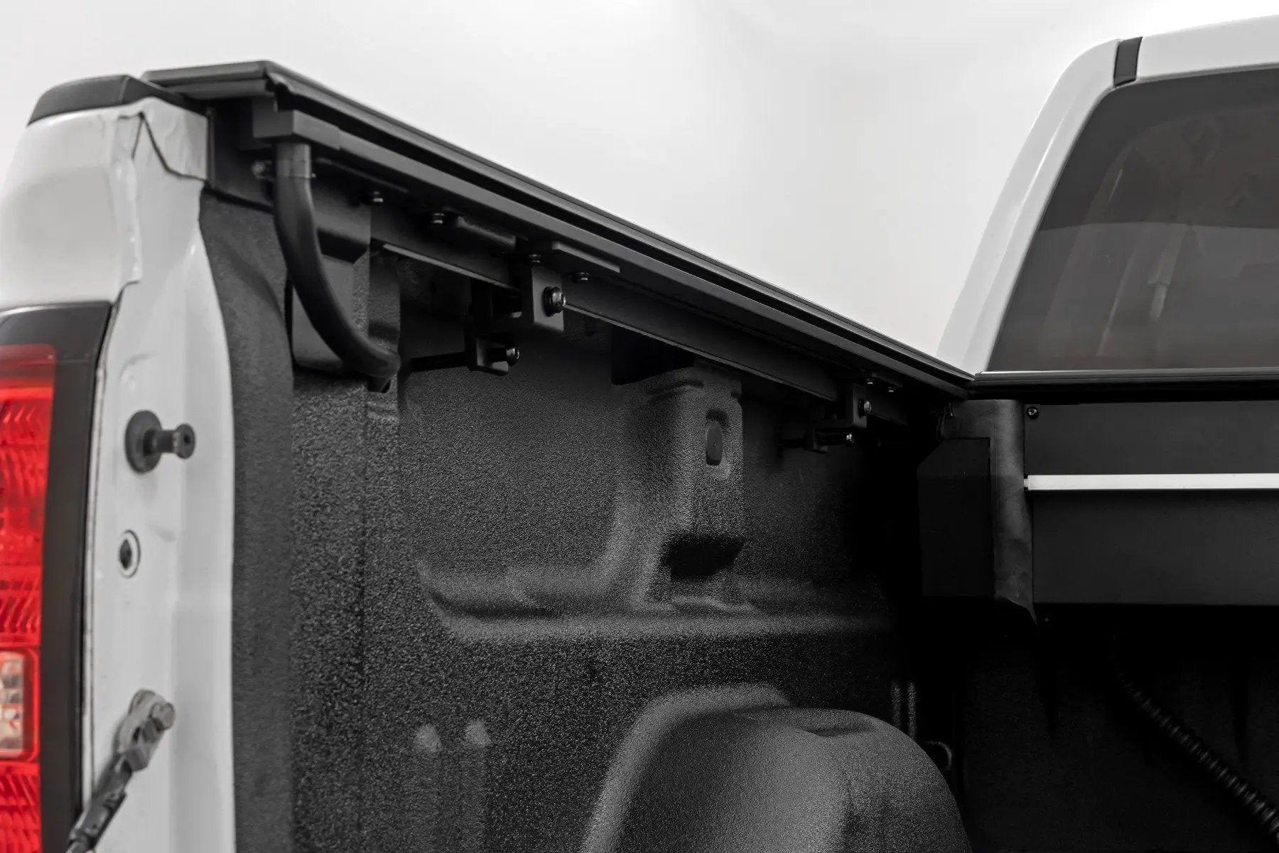 Rough Country Powered Bed Cover | 6'7" Bed | Chevy/GMC 1500/2500HD/3500HD (14-19 & Classic) by Rough Country