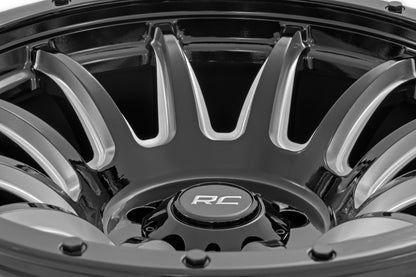 Rin 90 Series Rough Country | Una pieza | Negro brillante con radios mecanizados | 18x9 | 6x5.5 | -12mm
