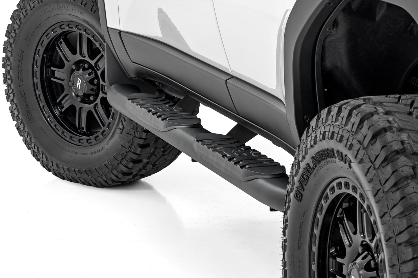 Estribos Ovalados Nerf | Negros | Toyota Land Cruiser 4WD (2024-2025)