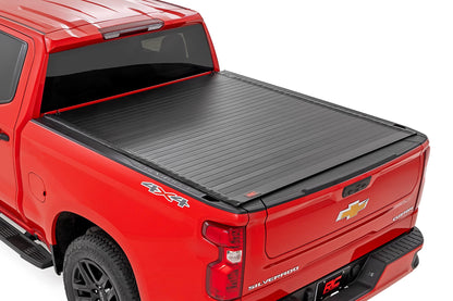 Cubierta Rígida Enrollable para Plataforma de Camioneta | Plataforma de 5'10" | Chevy/GMC Sierra 1500 (19-26)/Silverado 1500 (19-26)