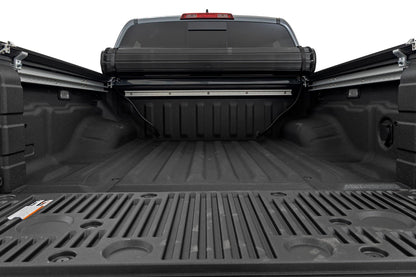 Cubierta enrollable rígida para caja | Caja de 5 pies | Nissan Frontier 2WD/4WD (2022-2026)