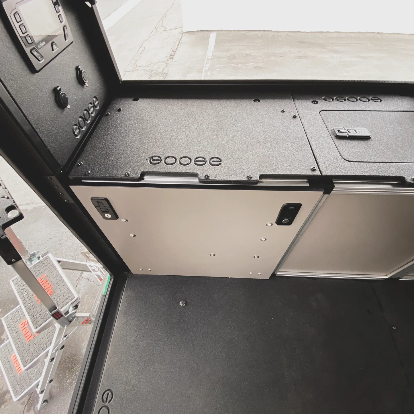 Alu-Cab Alu-Cabin Canopy Camper - Ram 2500 & 3500 2009-Present 4th & 5th Gen. - Rear Power Management Module by Goose Gear
