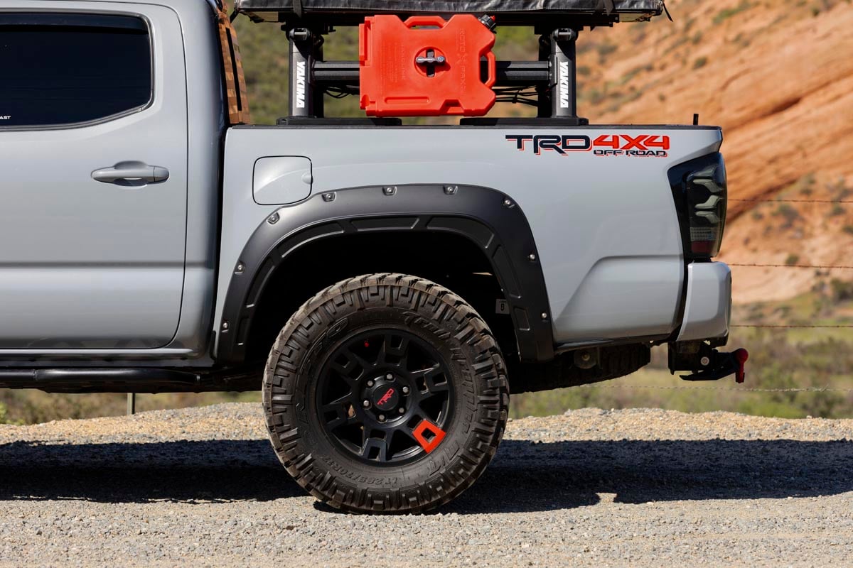 Расширители колесных арок | Defender | 202 Black Onyx | Toyota Tacoma 2WD/4WD (2016-2023)