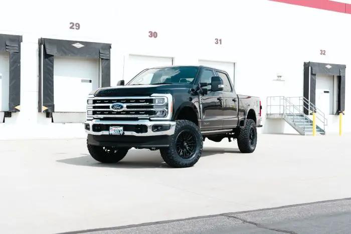 ReadyLift 6" COIL SPRING LIFT KIT WITH FALCON MAX2.1 SHOCKS AND RADIUS ARMS - 2023-2026 FORD SUPER DUTY F250/F350 4WD by ReadyLift