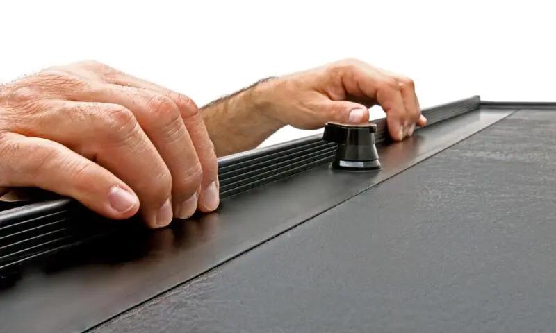 Roll-N-Lock RNL M-Series Tonneau Cover by Roll-N-Lock