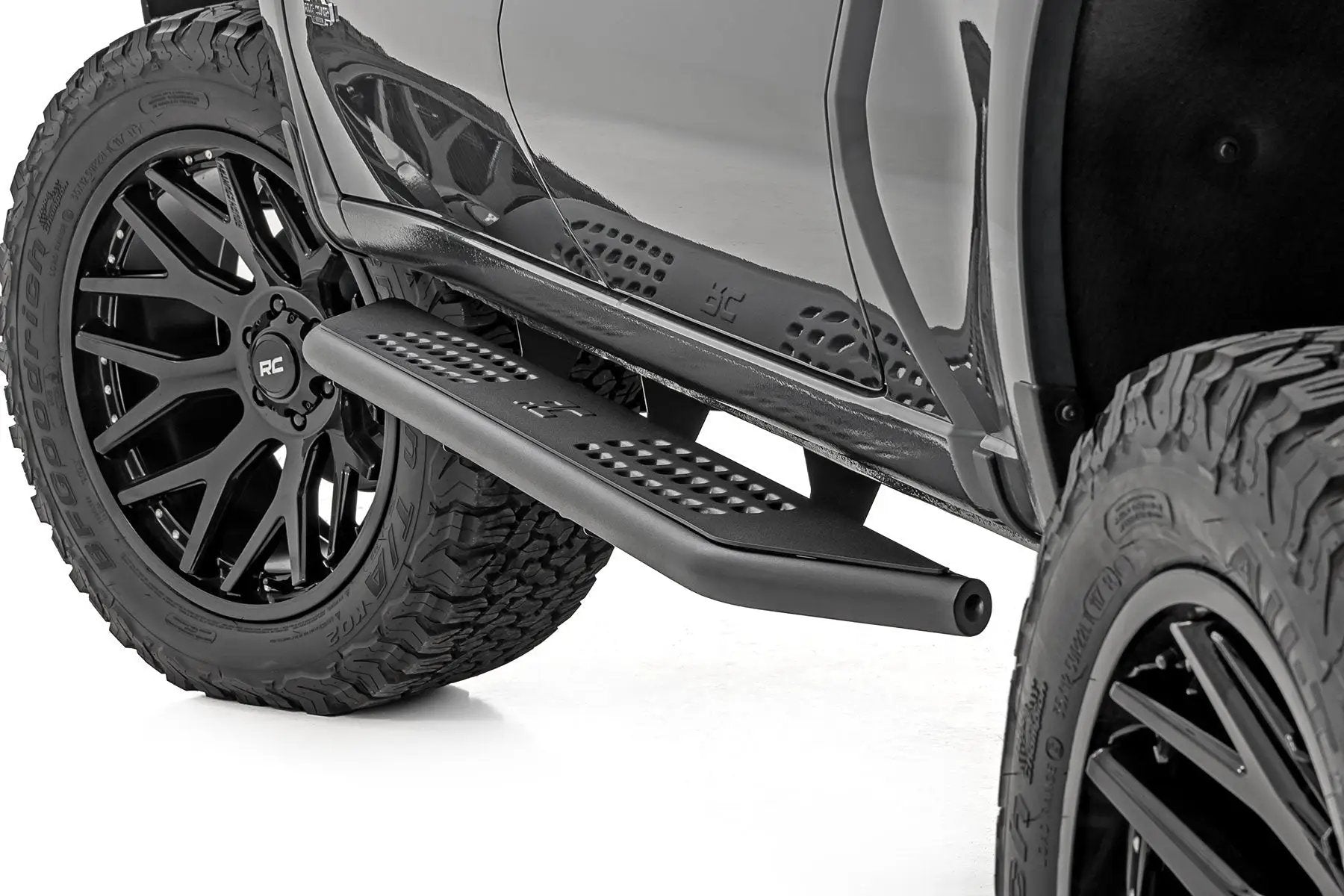 Rough Country OV2 Running Boards | Side Step Bars | Crew Cab | Chevy/GMC 1500/2500HD (19-26) by Rough Country