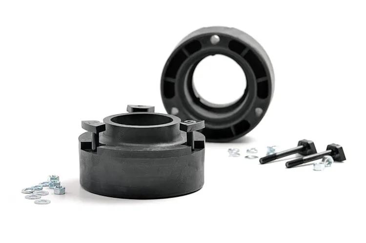Rough Country 2.5 Inch Leveling Kit | Ram 2500 (10-13)/3500 (10-12) 4WD by Rough Country