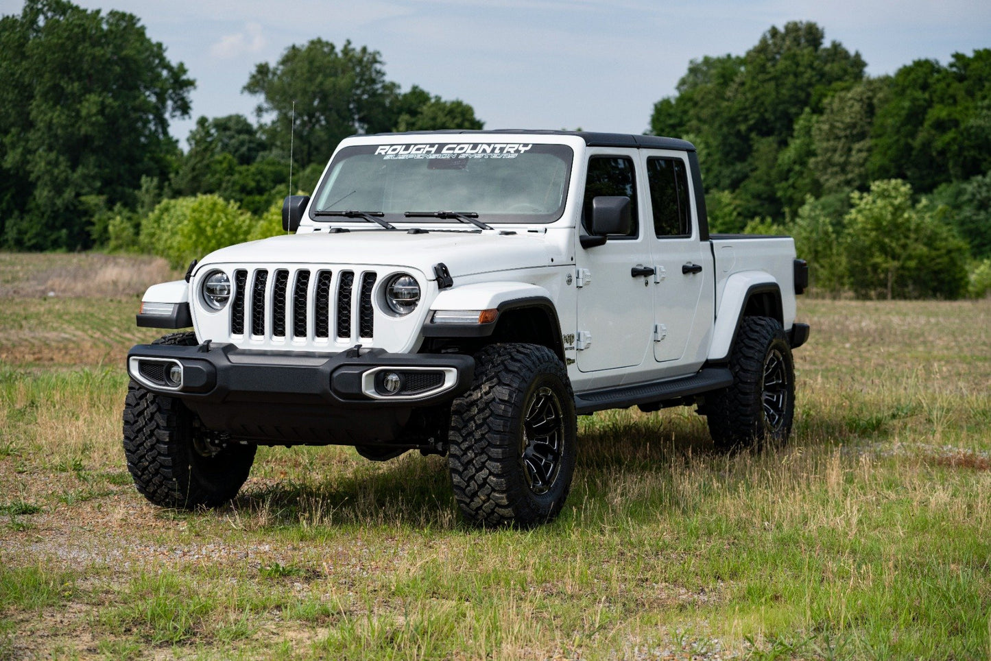Rough Country 2.5 Inch Leveling Kit | Spacers | V2 | Jeep Gladiator JT 4WD (2024-2025)