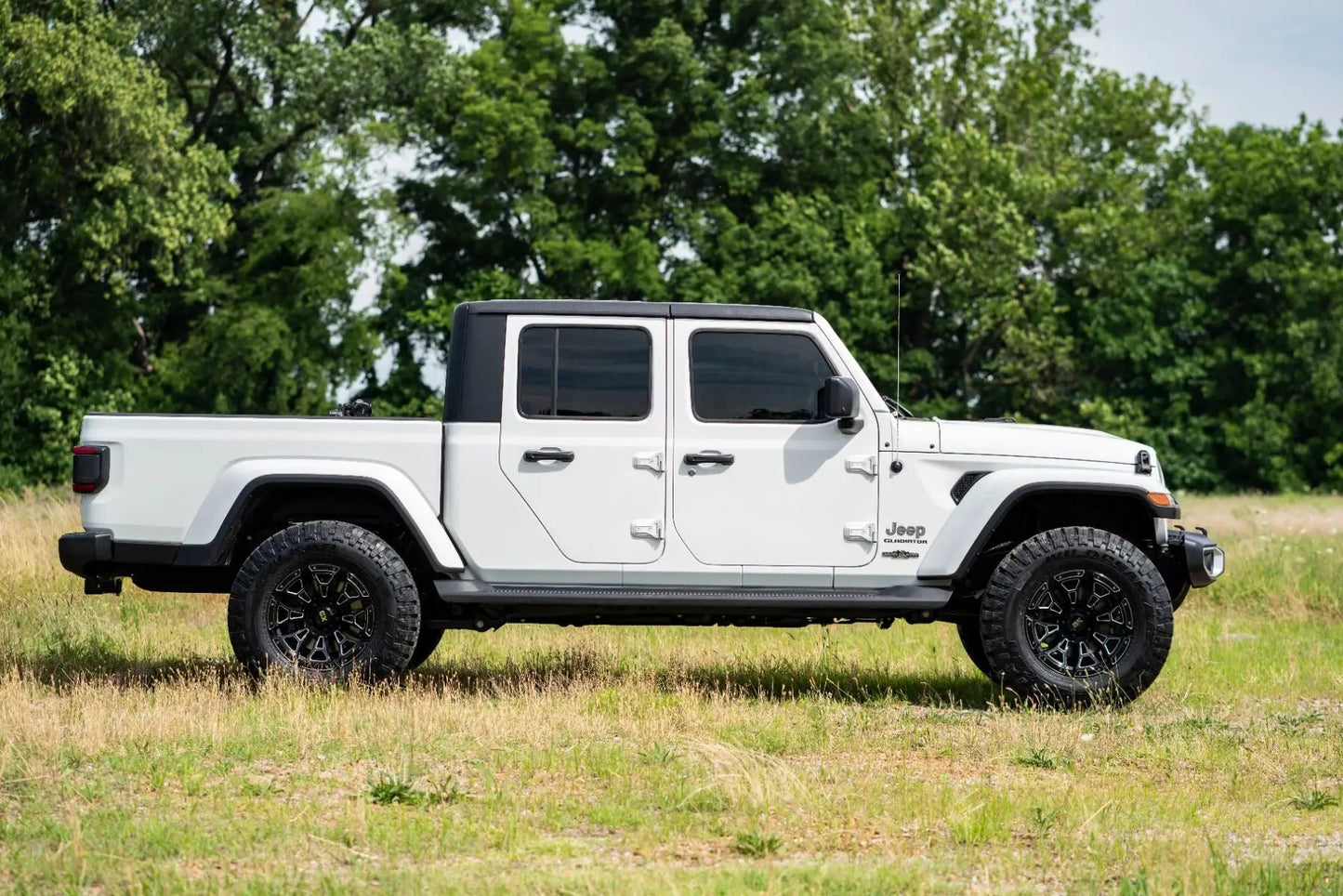 Rough Country 2.5 Inch Leveling Kit | Spacers | M1 | Jeep Gladiator JT 4WD (2024-2025) by Rough Country