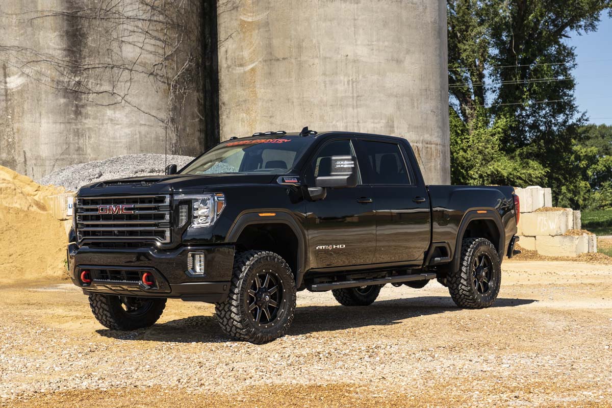Rough Country 3 Inch Lift Kit | UCAs | V2 | w/ Overloads | Chevy/GMC 2500HD/3500HD (20-26)