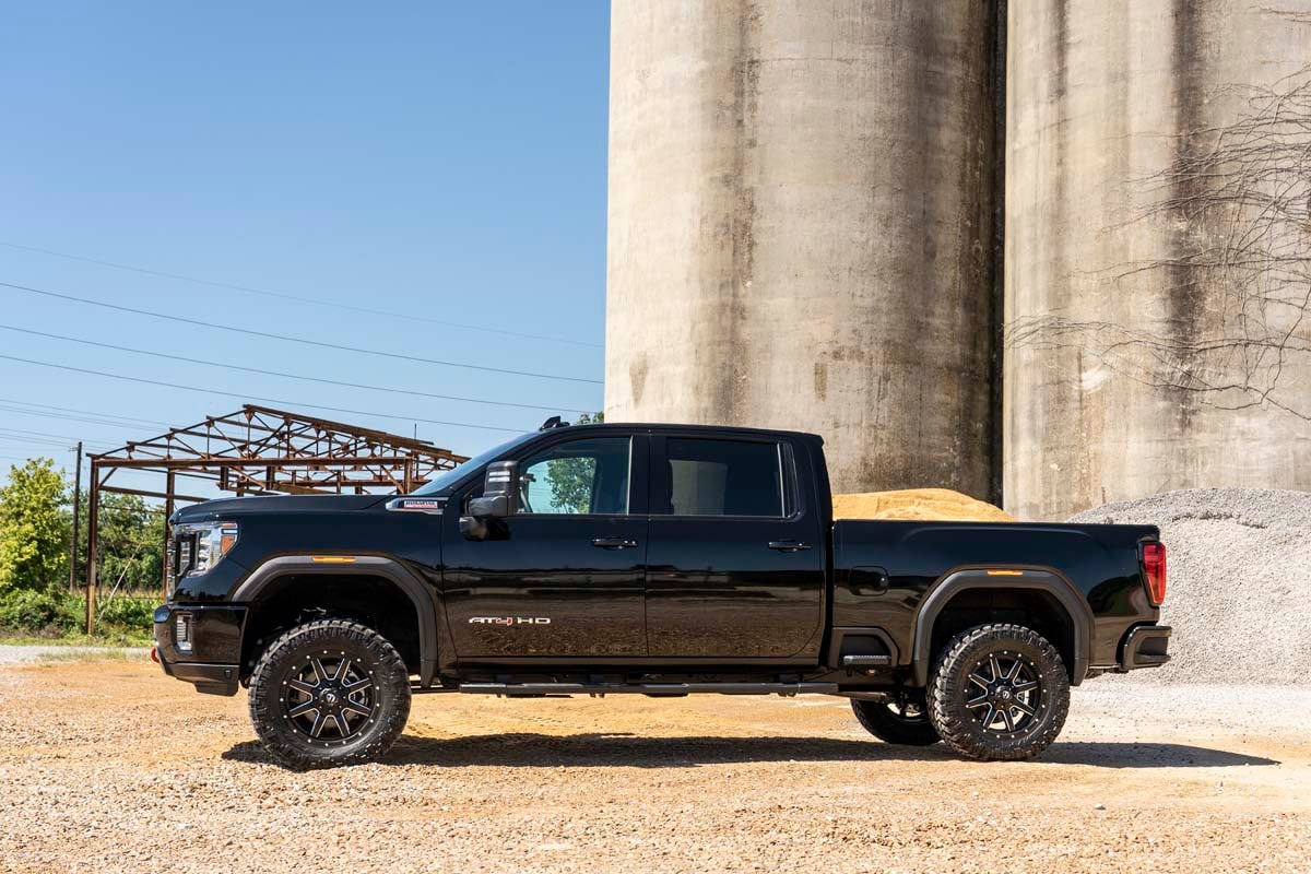 Rough Country 3 Inch Lift Kit | Chevy/GMC 2500HD/3500HD 2WD/4WD (20-26)