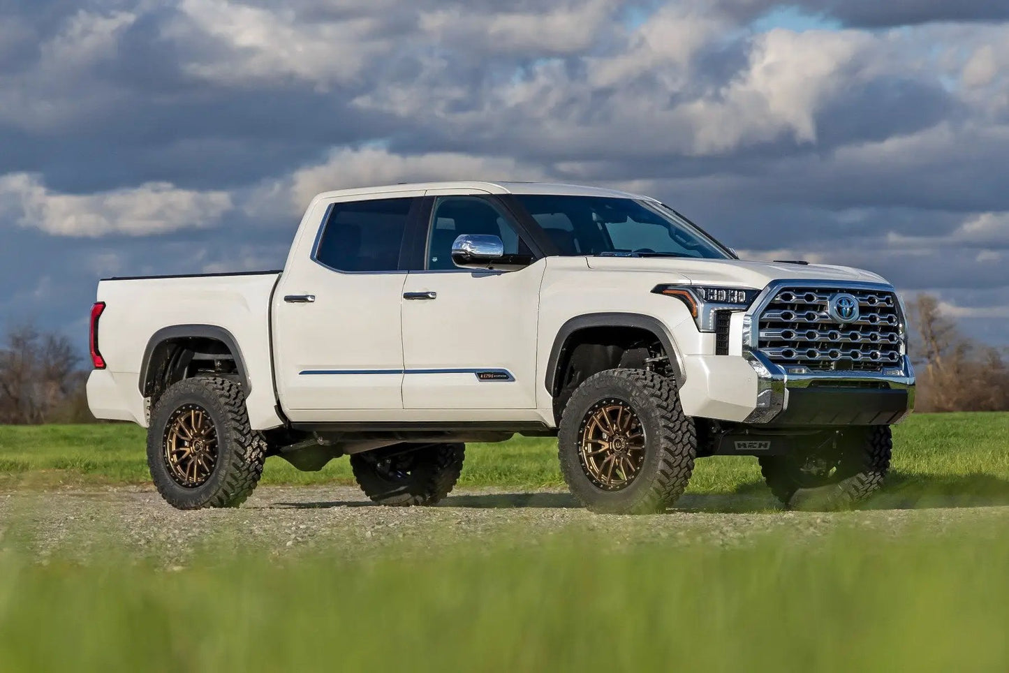 Rough Country 6 Inch Lift Kit | OE Air Ride | Toyota Tundra 4WD (2022-2025) by Rough Country
