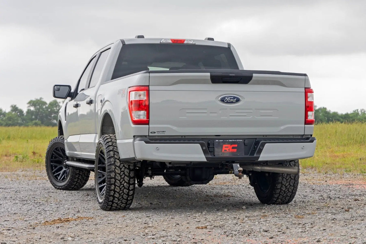 Rough Country OV2 Running Boards | Side Step Bars | Crew Cab | Ford F-150/Lightning/F-250/F-350 (15-26) by Rough Country