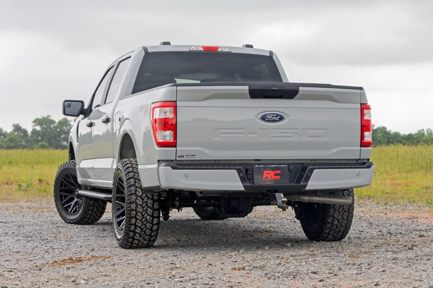 Rough Country OV2 Running Boards | Side Step Bars | Crew Cab | Ford F-150/Lightning/F-250/F-350 (15-26) by Rough Country