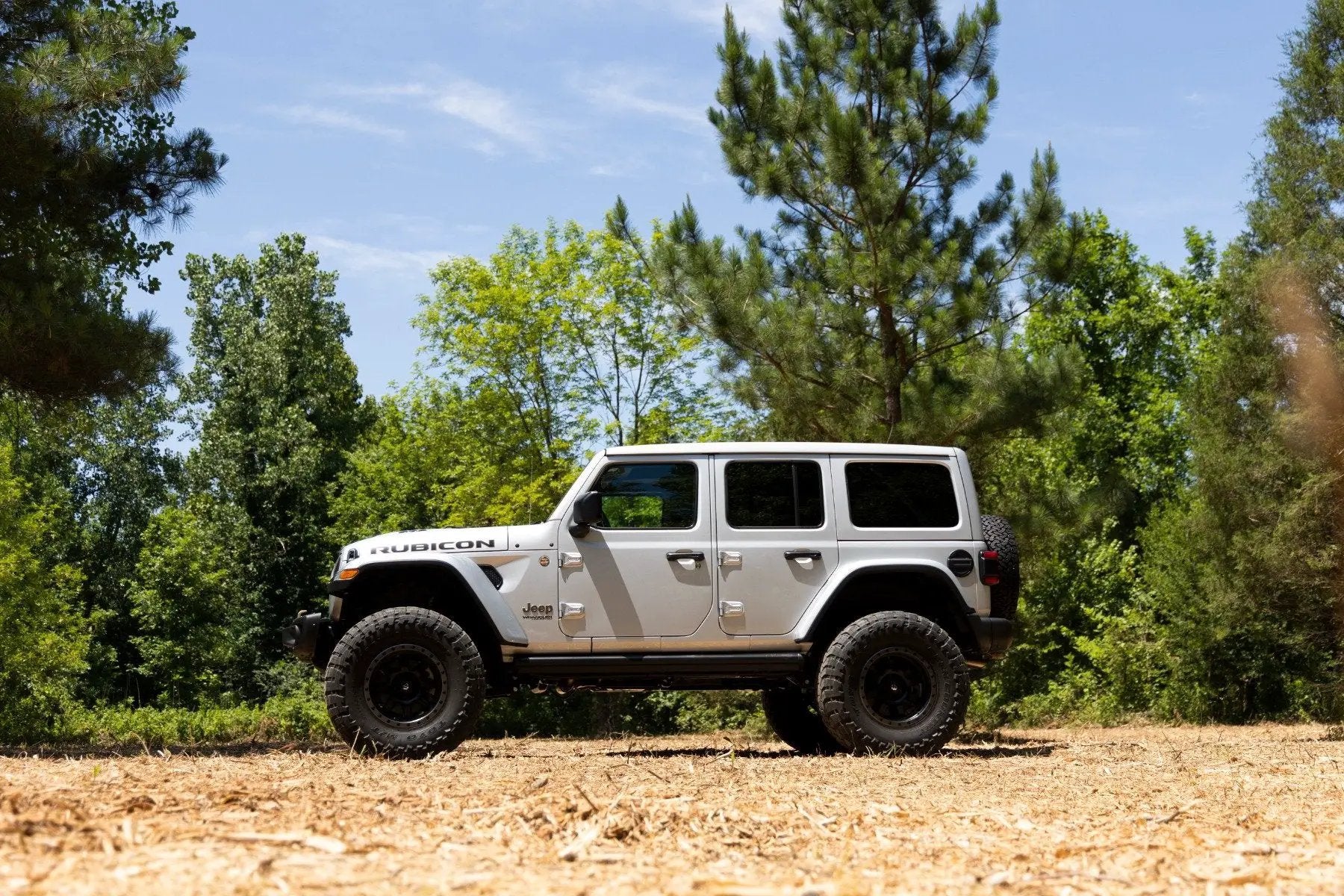 Rough Country 3.5 Inch Lift Kit | C/A Drop | 4-Door | 392 | Jeep Wrangler Unlimited (18-23) by Rough Country
