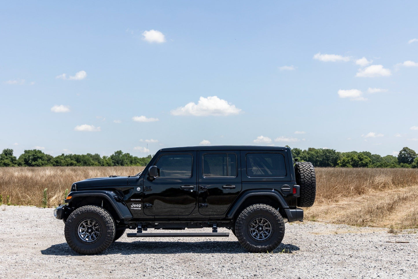 Rough Country 2.5 Inch Lift Kit | Coils | M1R | Jeep Wrangler Unlimited 4WD (2024-2026)