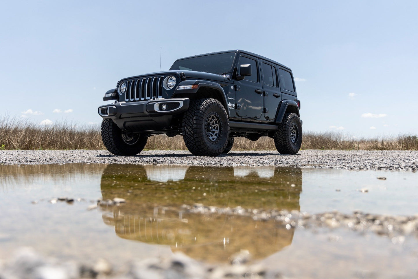 Rough Country 2.5 Inch Lift Kit | Coils | M1R | Jeep Wrangler Unlimited 4WD (2024-2026)
