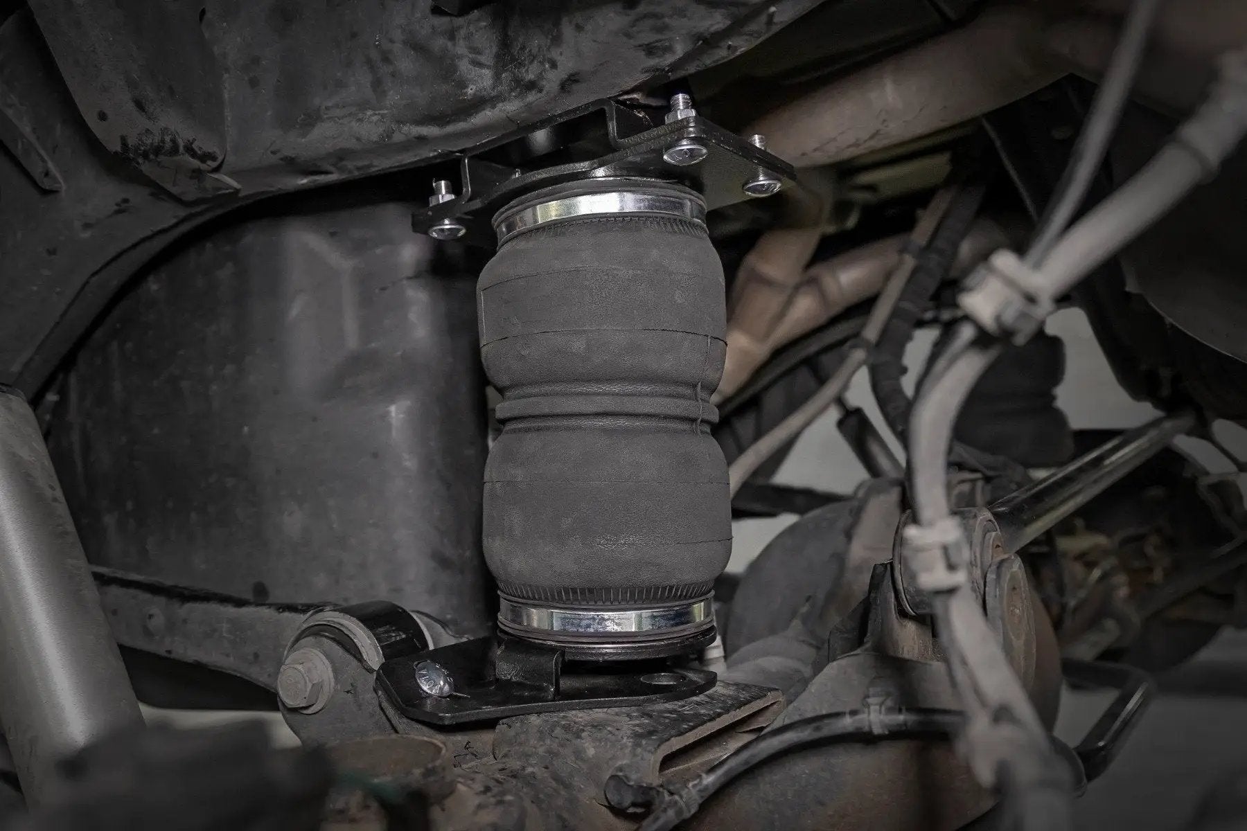 Rough Country Air Spring Kit w/compressor | Wireless Controller | Ram 1500 4WD (2019-2026) by Rough Country