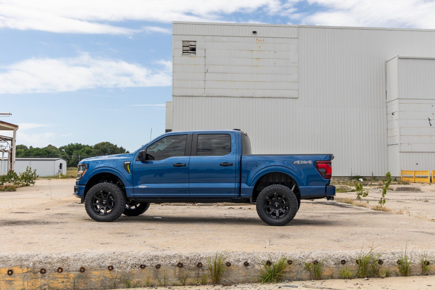 Rough Country 3 Inch Lift Kit | Fabbed UCA | Vertex/V2 | Ford F-150 4WD (2021-2025)