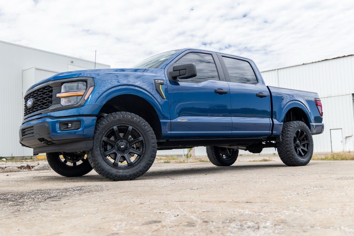 Rough Country 3 Inch Lift Kit | Fabbed UCA | Vertex/V2 | Ford F-150 4WD (2021-2025)