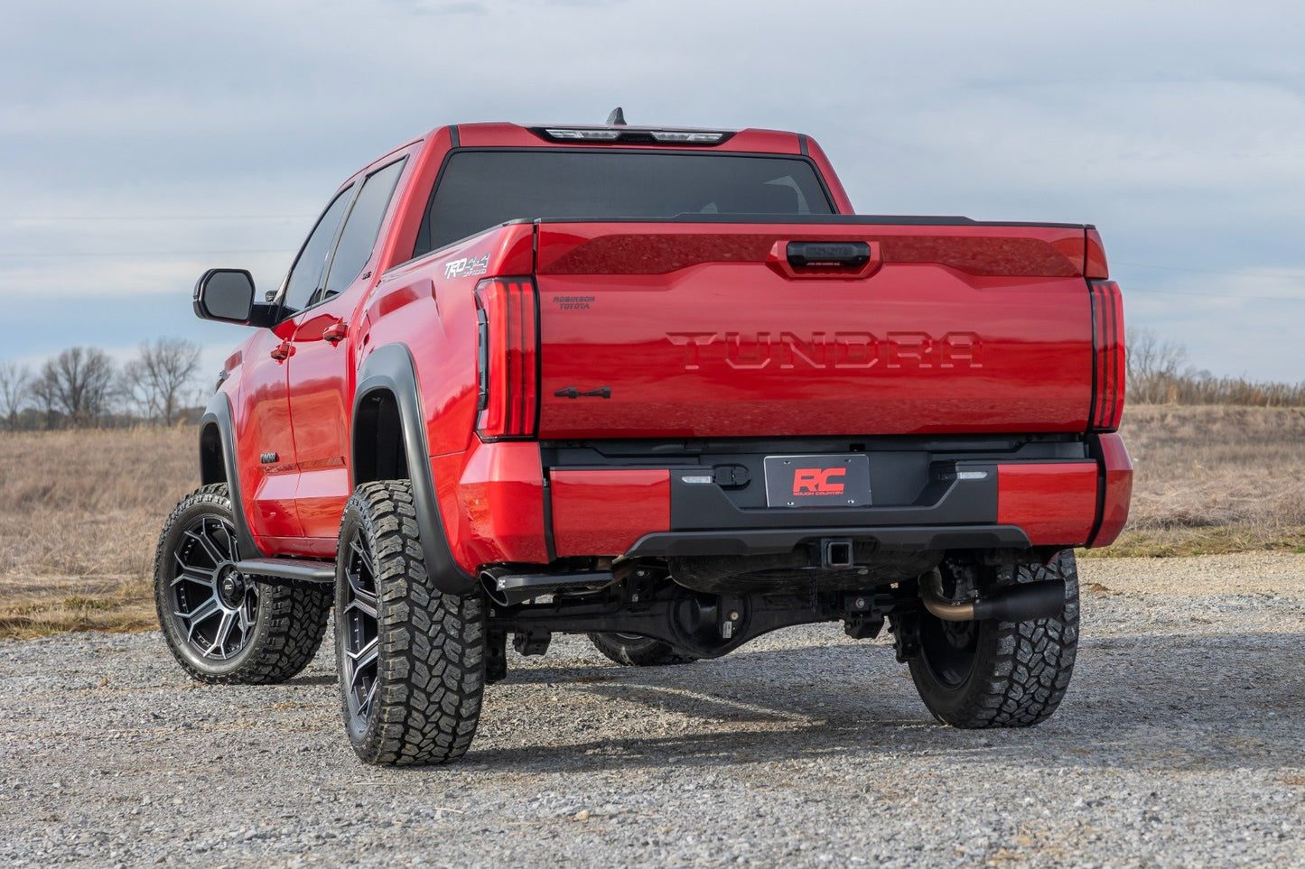 Estribos OV2 | Barras Laterales | Doble Cabina | Toyota Tundra 2WD/4WD (22-26)