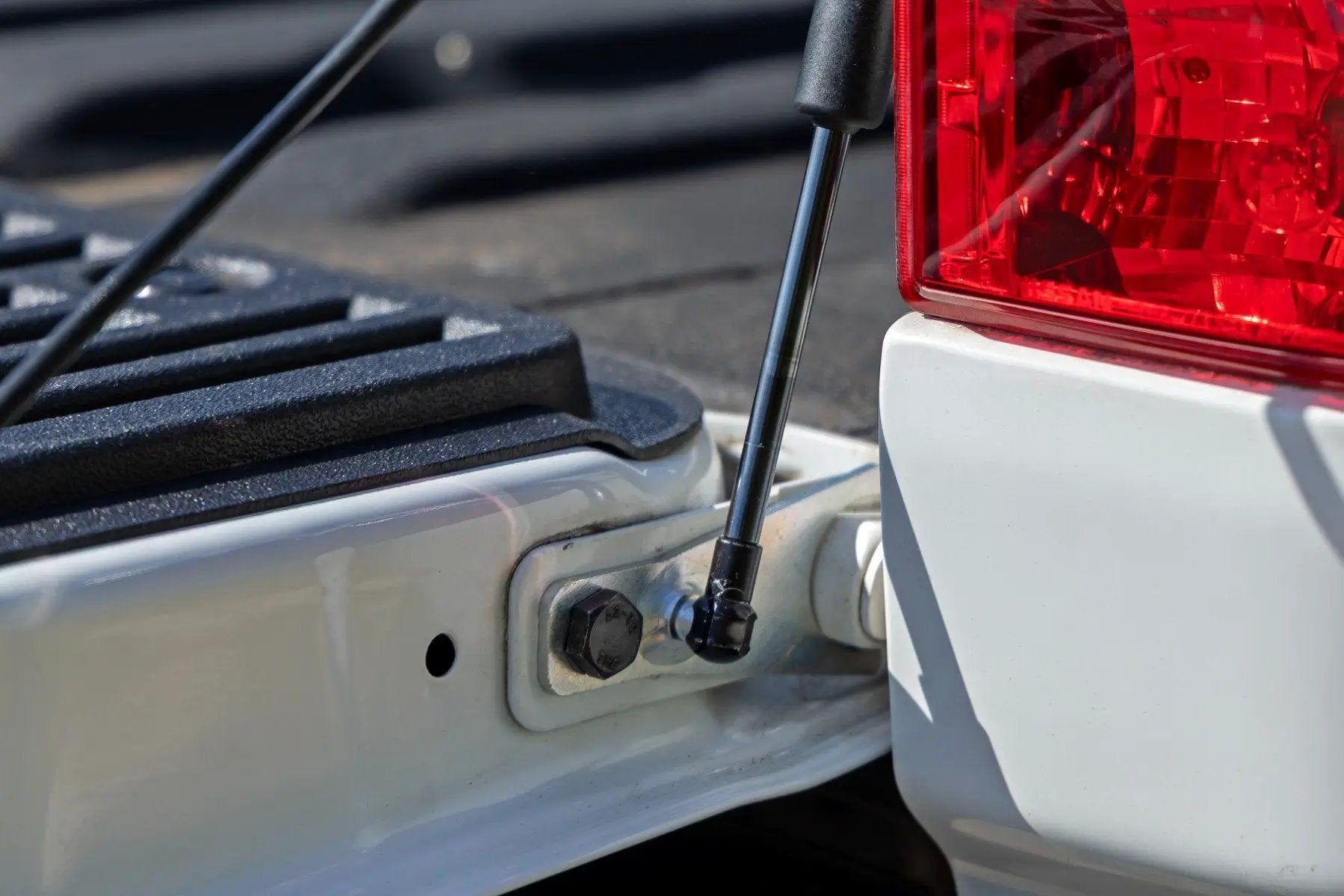 Rough Country Tailgate Assist | Nissan Titan 2WD/4WD (2017-2024) by Rough Country