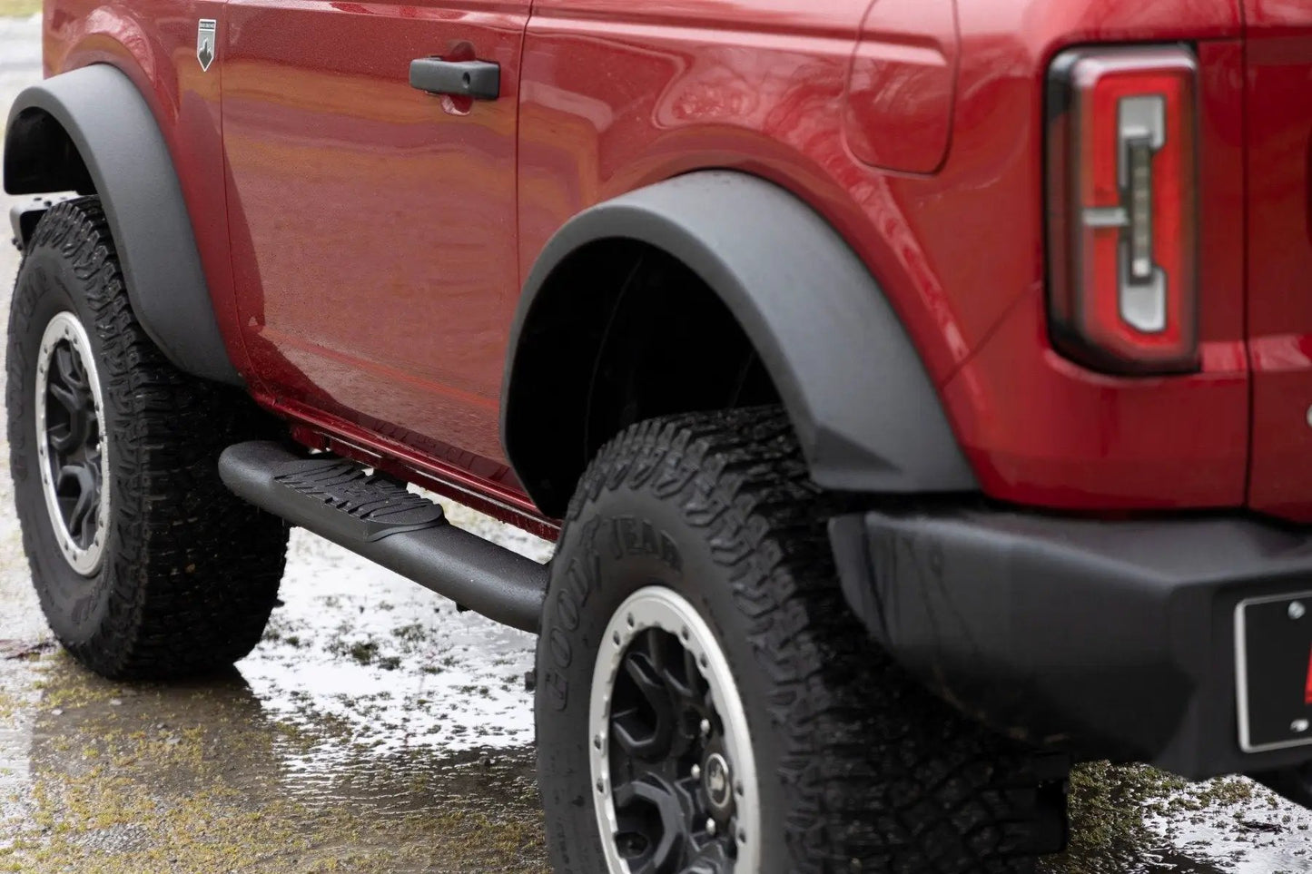 Rough Country Oval Nerf Steps | 2-Door | Black | Ford Bronco (2 Door) 4WD (2021-2025) by Rough Country