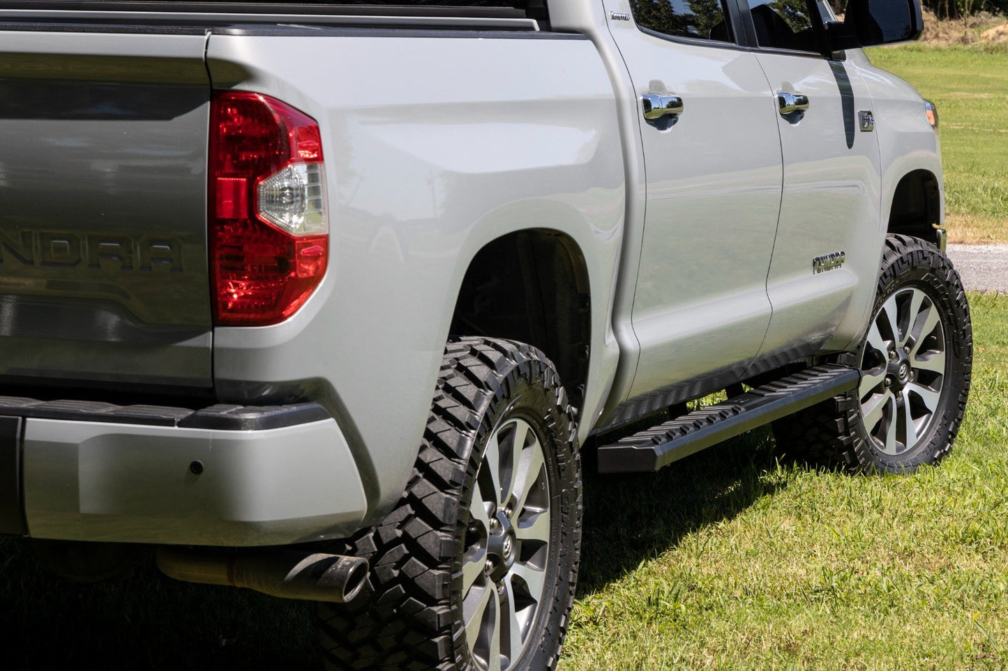Estribos BA2 | Barras Laterales | Doble Cabina | Toyota Tundra 2WD/4WD (07-21)