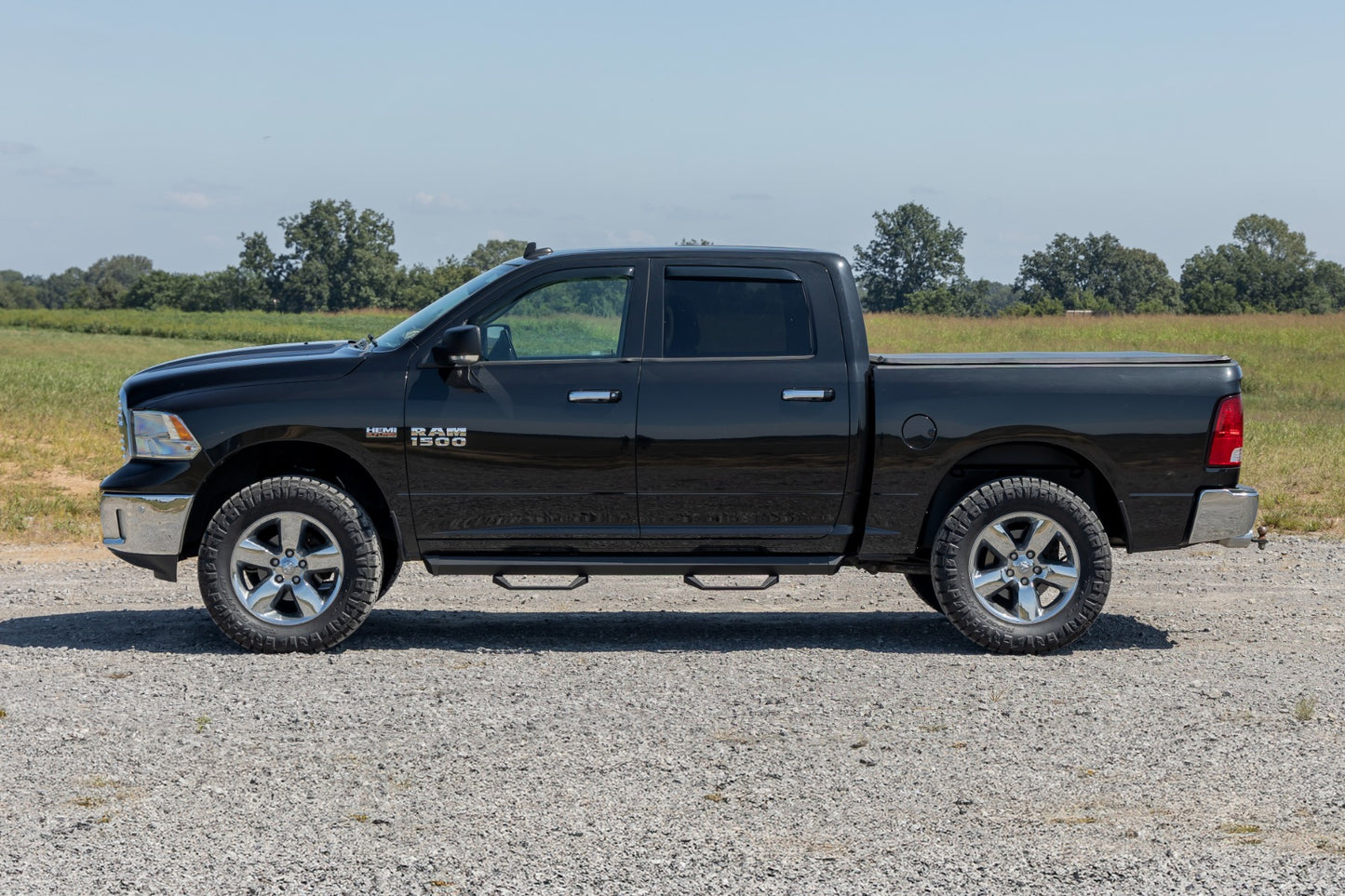 Estribo lateral de aluminio ajustable SRL2 | Cabina doble | Ram 1500/2500/3500 2WD/4WD (2010-2018 y Classic)