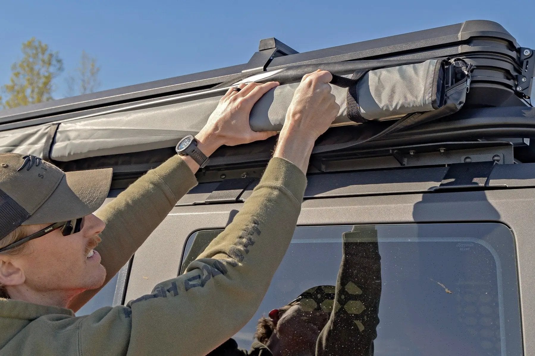 Rough Country Retractable Roof Rack Awning | 6'6" x 9'8" (Fits Trucks & SUVs) by Rough Country