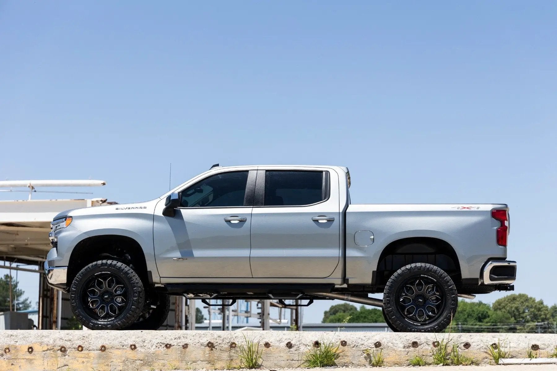 Rough Country 6 Inch Lift Kit | M1 Struts/M1 | Chevy Silverado 1500 4WD (2019-2024) by Rough Country