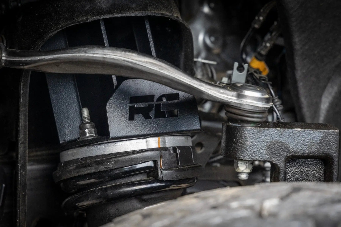 Rough Country 6 Inch Lift Kit | Adaptive Ride Control | Chevy/GMC Sierra 1500 (19-24)/Silverado 1500 (21-24) by Rough Country