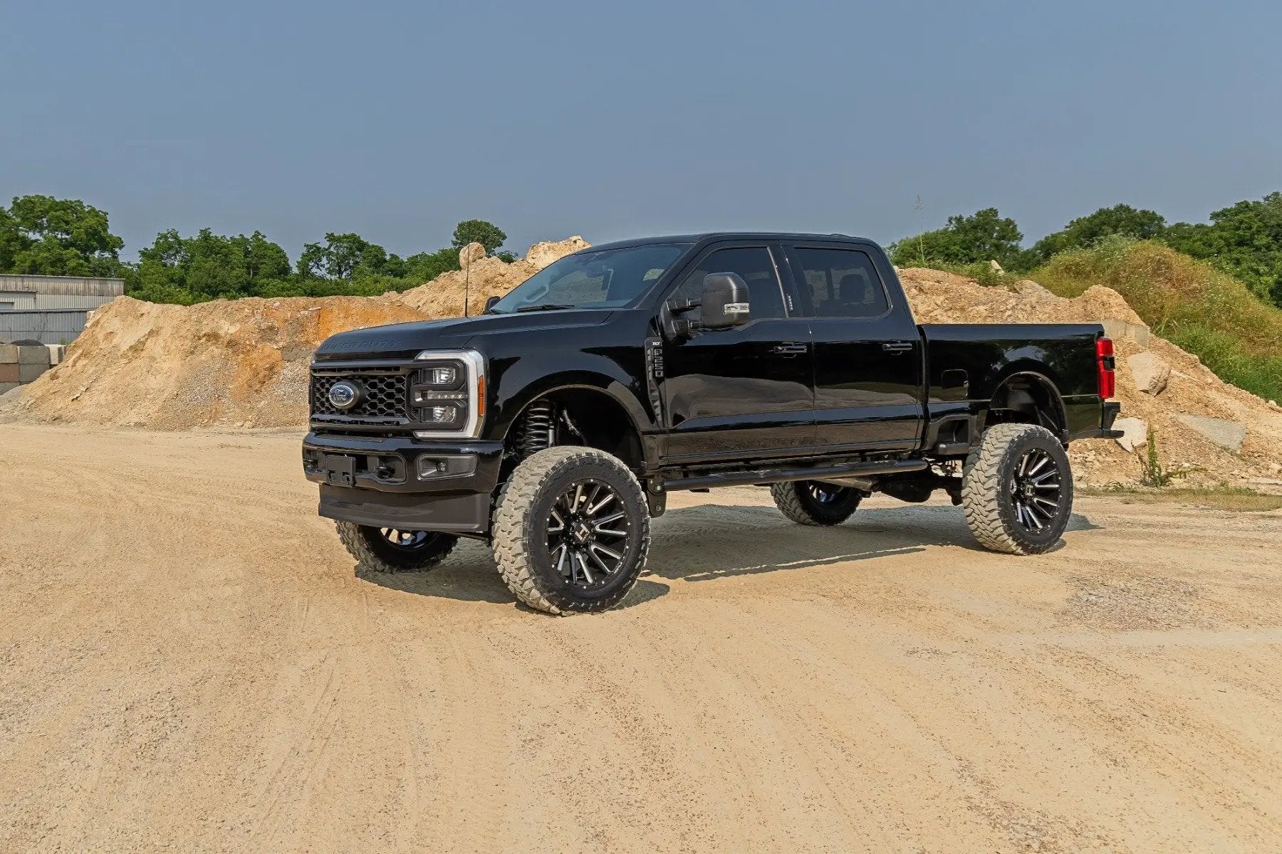 Rough Country 6 Inch Lift Kit | Gas | No OVLD | Ford F-250/F-350 Super Duty 4WD (2023-2026) by Rough Country