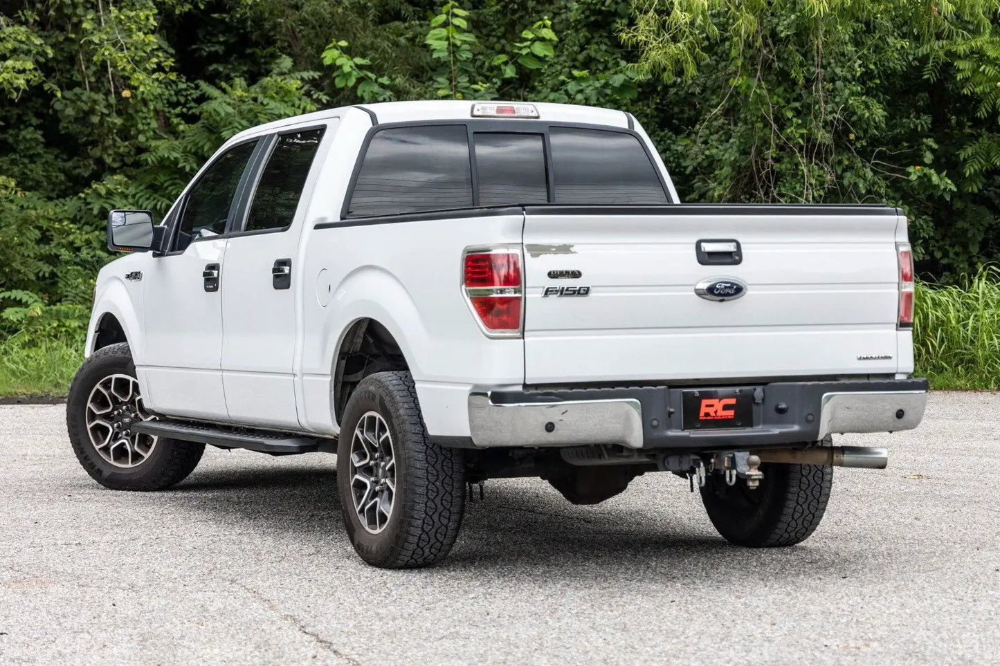 Rough Country RPT2 Running Board | Crew Cab | Black | Ford F-150 2WD/4WD (2009-2014) by Rough Country