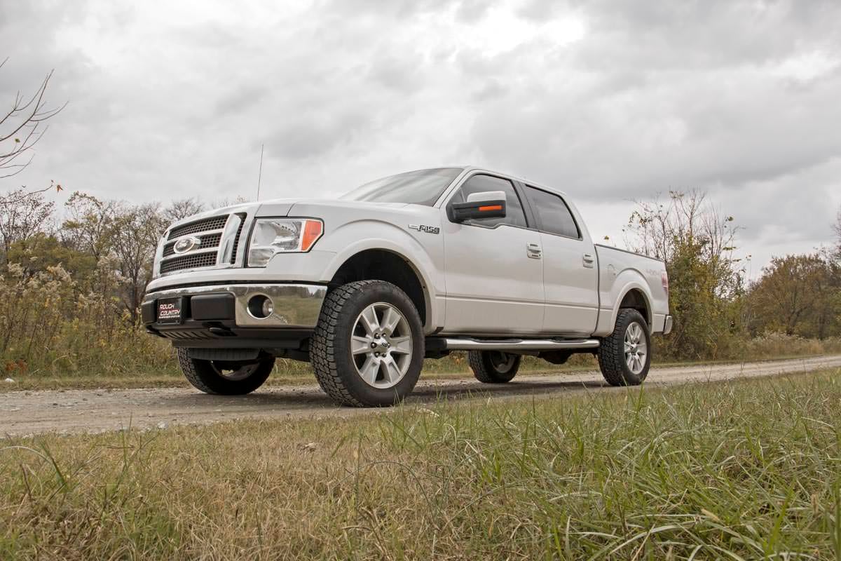 Rough Country 2 Inch Leveling Kit | Red | Ford F-150 2WD/4WD (2009-2013)