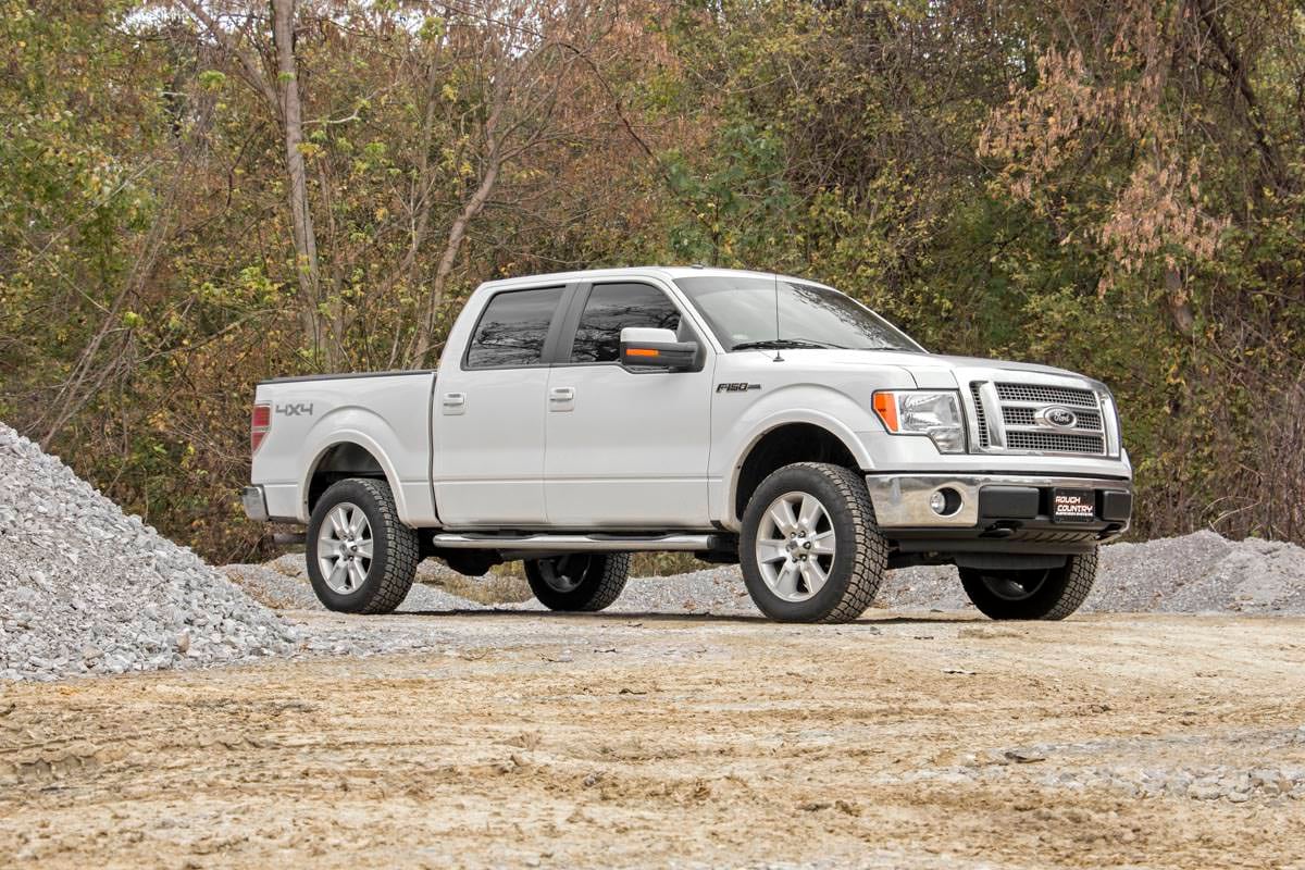 Rough Country 2 Inch Leveling Kit | Red | Ford F-150 2WD/4WD (2009-2013)