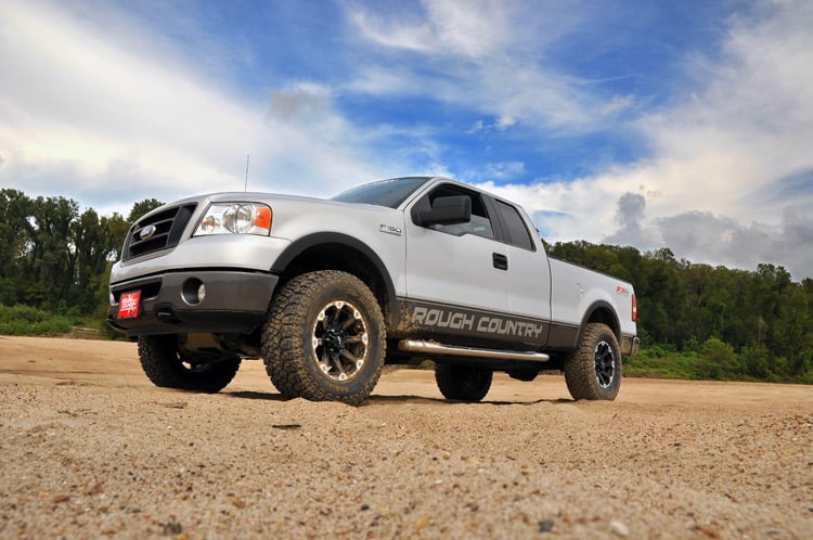 Комплект для лифта на 2,5 дюйма | Формованный | Ford F-150 2WD/4WD (2004-2008)
