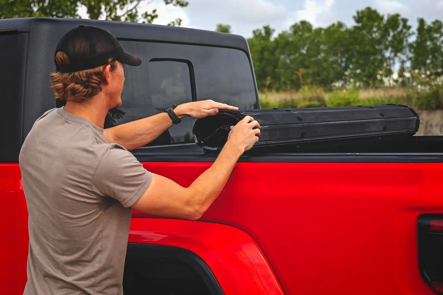 Rough Country Hard Roll Up Bed Cover | 5' Bed | Jeep Gladiator JT 4WD (2020-2025) by Rough Country