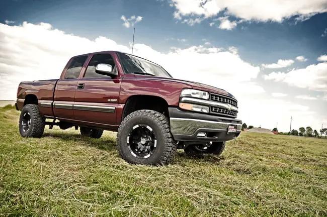 Rough Country 6 Inch Lift Kit | Chevy Silverado & GMC Sierra 1500 2WD (1999-2006 & Classic) by Rough Country