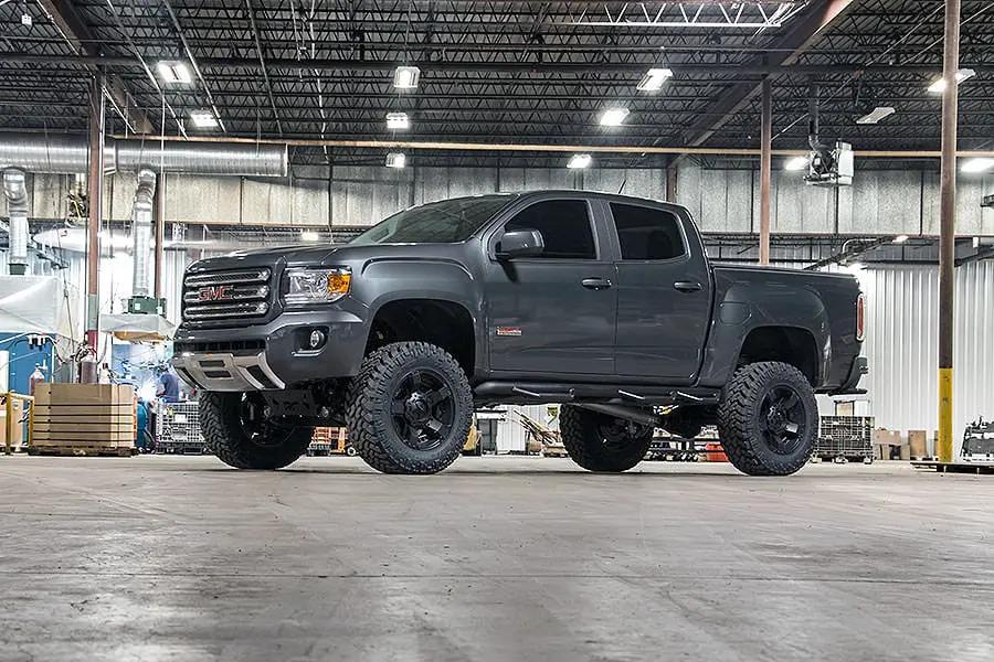 Rough Country 4 Inch Lift Kit | N3 Struts | Chevy/GMC Canyon/Colorado 2WD/4WD (2015-2022) by Rough Country