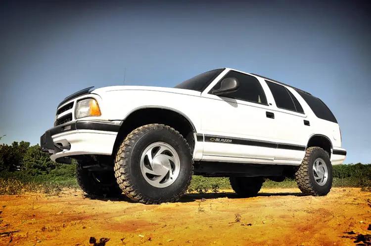 Rough Country 2.5 Inch Lift Kit | Chevy/GMC Blazer/S15 Jimmy/Sonoma 4WD by Rough Country