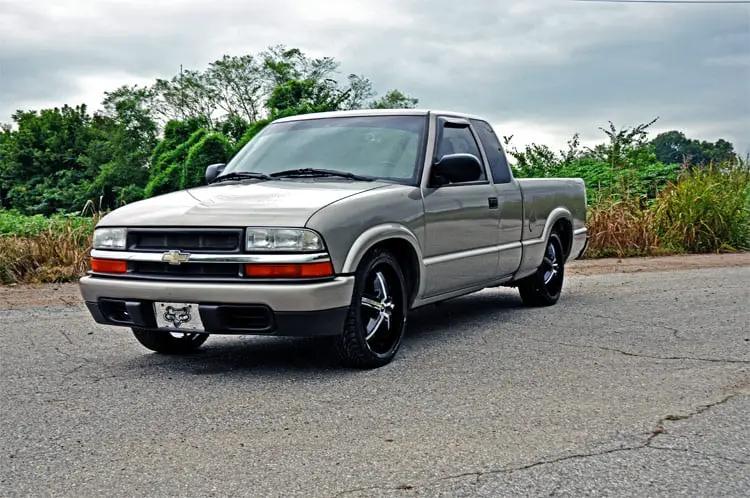 Rough Country Lowering Kit | 2 Inch FR | 2.5 Inch RR | Chevy/GMC Blazer/S10 Blazer/Sonoma 2WD by Rough Country