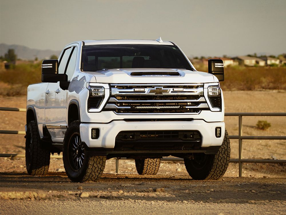 TRIPLE-R-LIGHTS Chevrolet Silverado 2500/3500 High Country with Linear-24 Elite