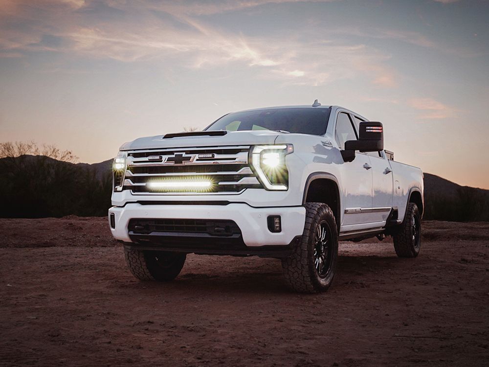 TRIPLE-R-LIGHTS Chevrolet Silverado 2500/3500 High Country with Linear-24 Elite