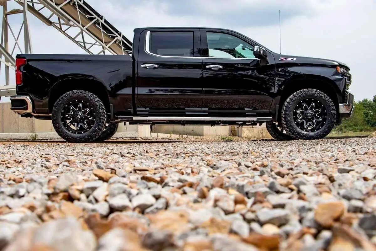 Rough Country N3 Leveling Struts | 2 Inch | Loaded Strut | Chevy/GMC Sierra 1500 (19-26)/Silverado 1500 (19-26) by Rough Country