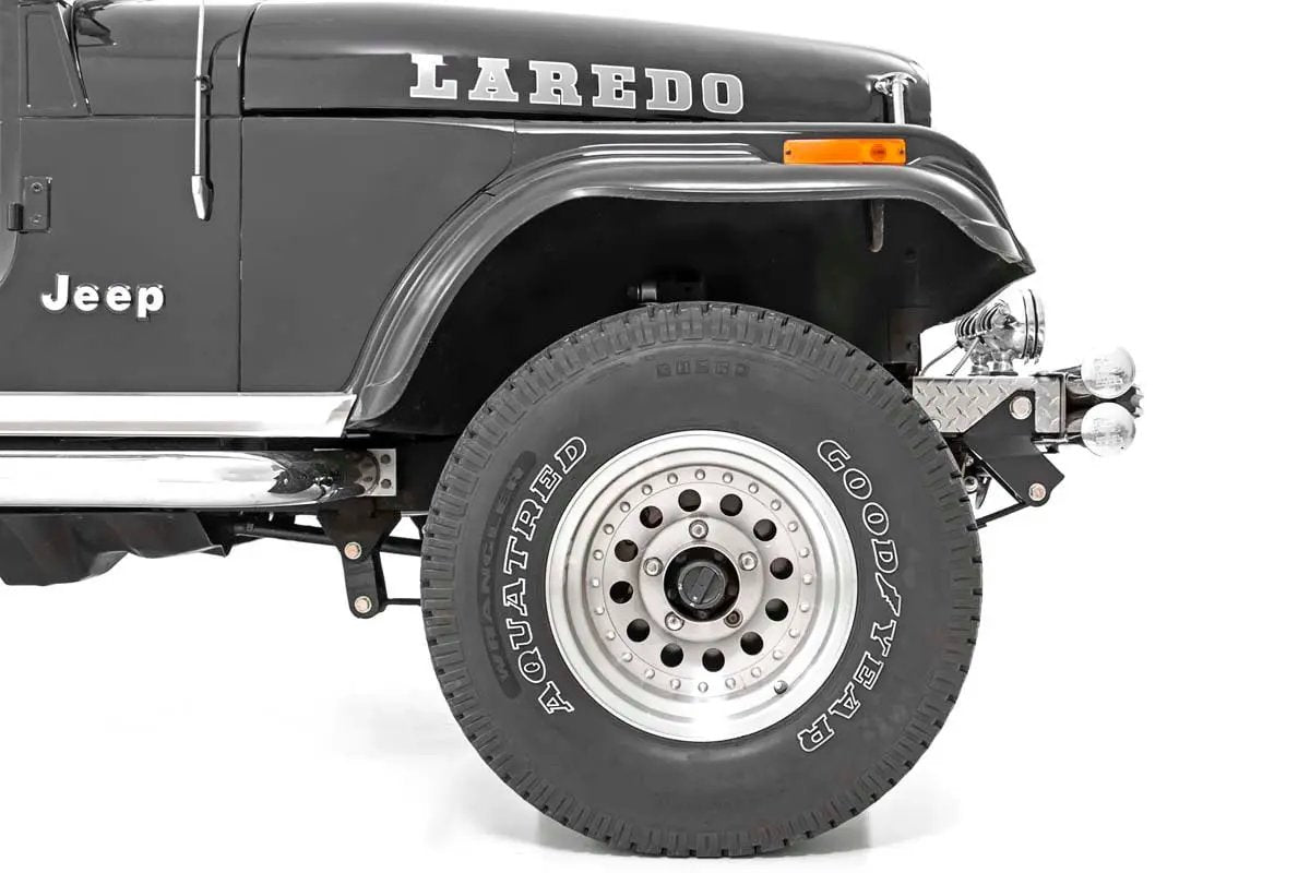 Rough Country Front Shackle Reversal Kit | Jeep CJ5/CJ7 7 4WD (1976-1986) by Rough Country